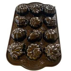 Nordic Ware Autumn Delights Cakelet Pan Muffin Tin Pumpkin Acorn Leaf Mold 2 Cup